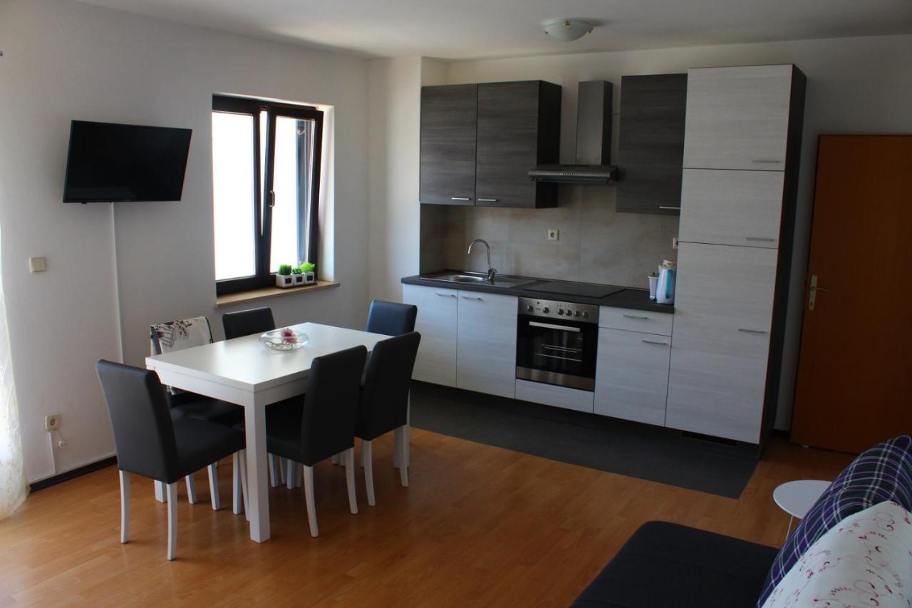 Apartment Arna Krk Town Eksteriør bilde